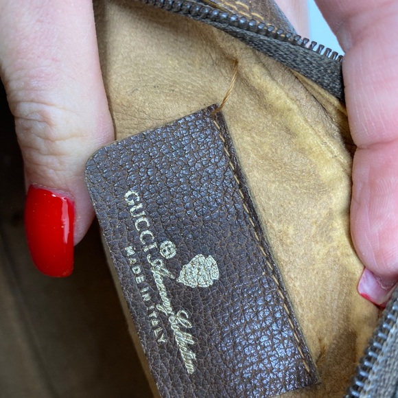 Gucci Supreme Round Crossbody - Picture 12 of 16